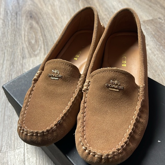Coach Amber Calf Suede Loafers in Camel Size 6 - Picture 16 of 16